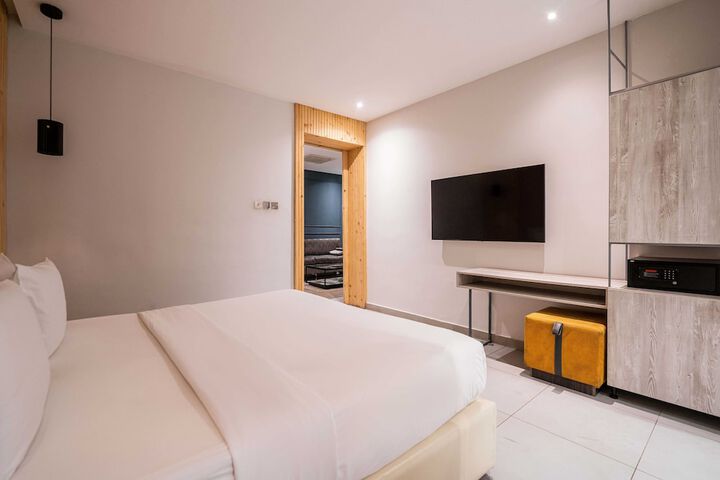 Room 13 of 61