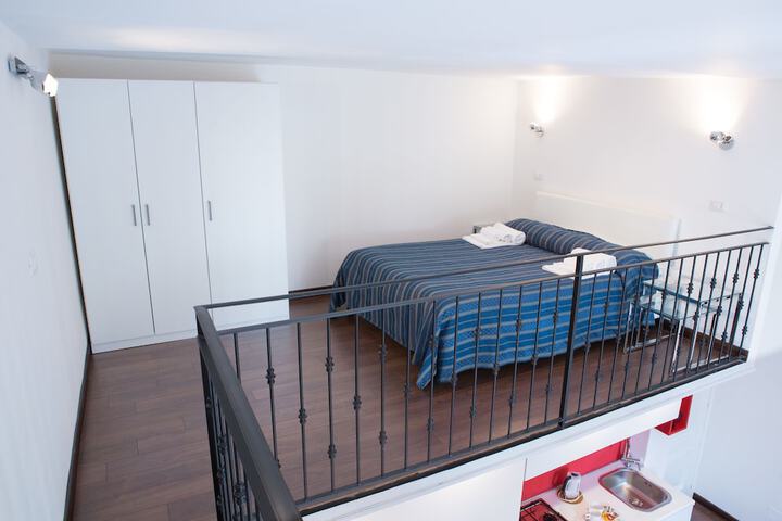 Room 5 of 38