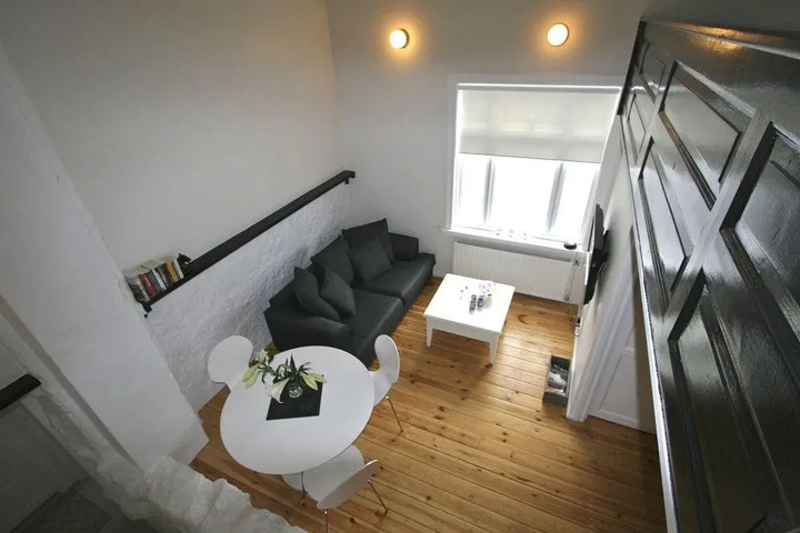 Room 10 of 25