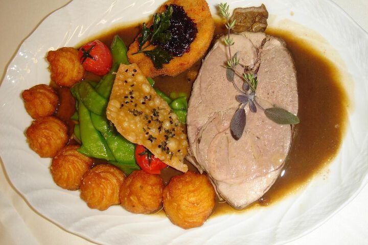 Dining 33 of 48
