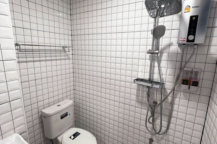 Room 83 of 94