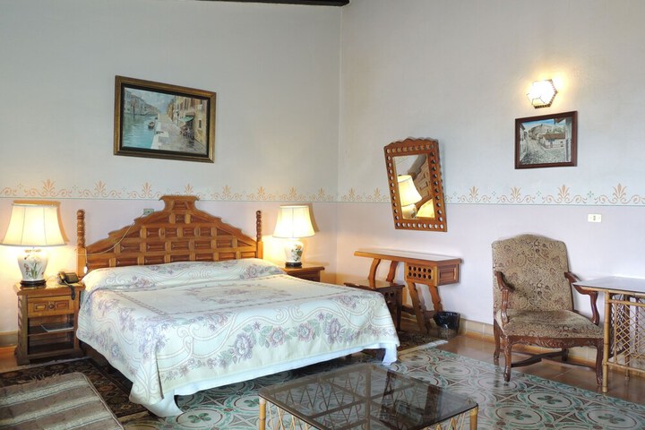 Room 8 of 45