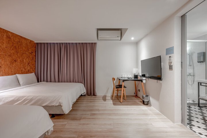 Room 19 of 53