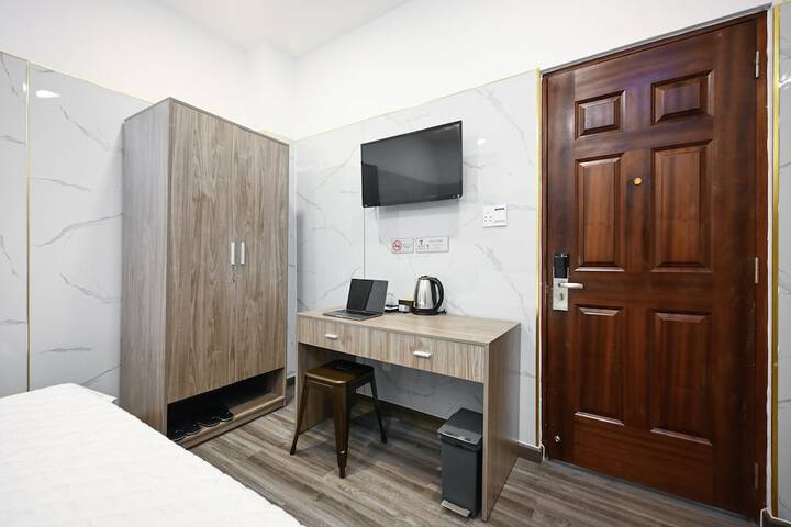 Room 7 of 60