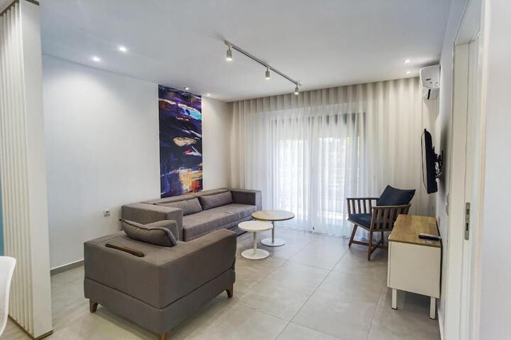 Room 9 of 19