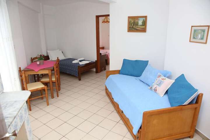 Room 6 of 24