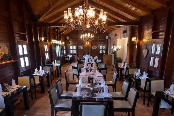 Dining 54 of 94