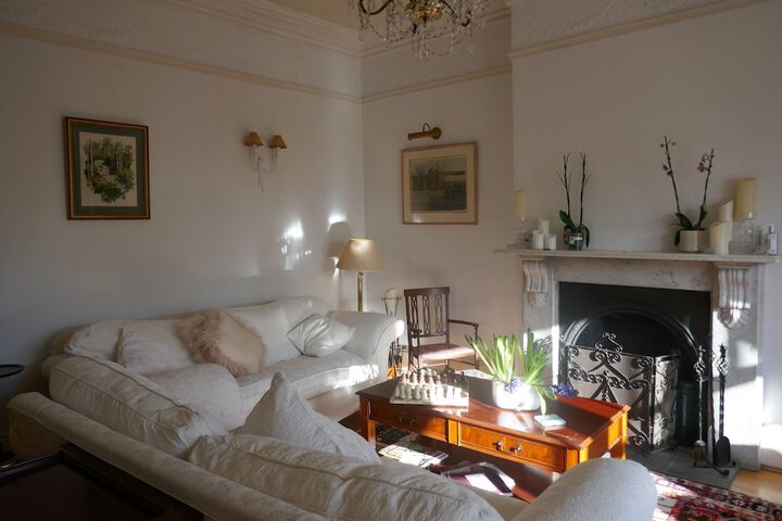 Lounge 70 of 79