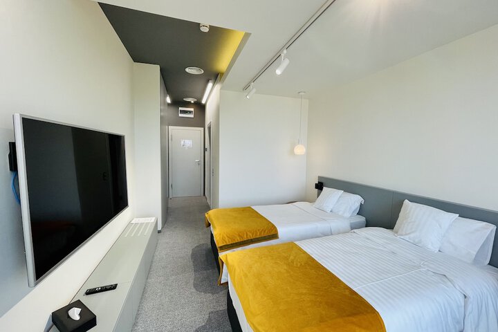Room 10 of 47