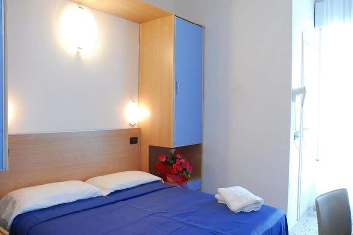 Room 13 of 49