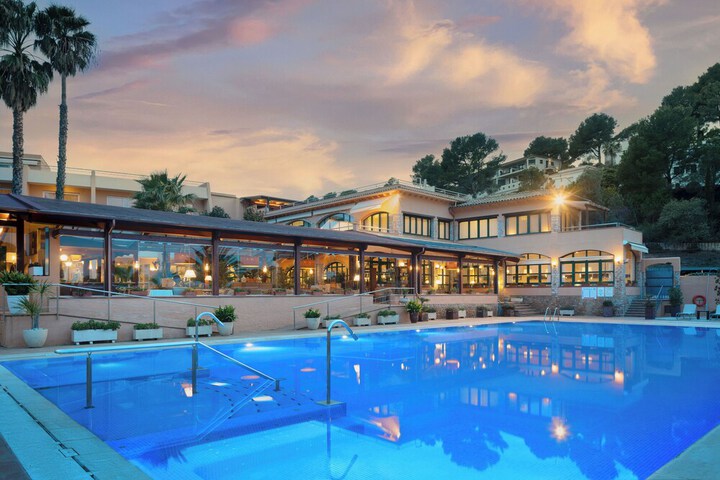 Pool 33 of 82