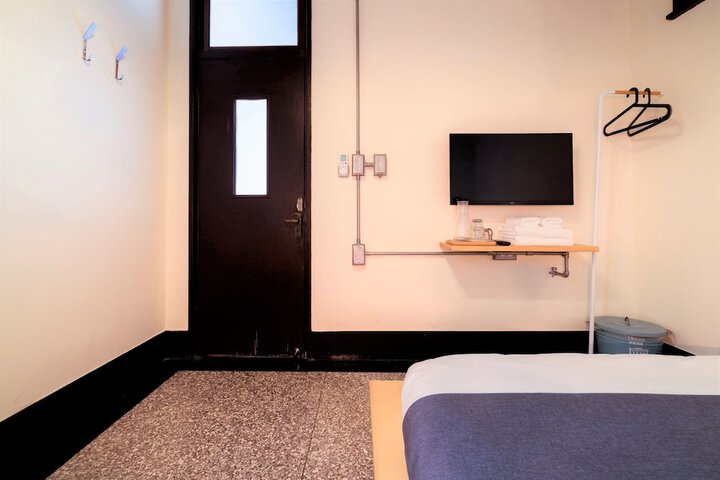 Room 15 of 60