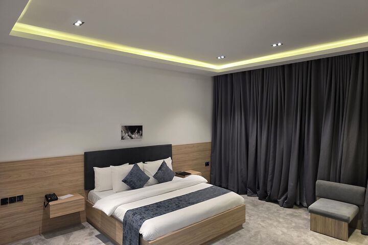 Room 2 of 48