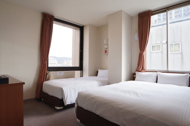 Room 12 of 29
