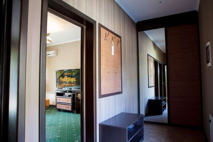 Room 34 of 53