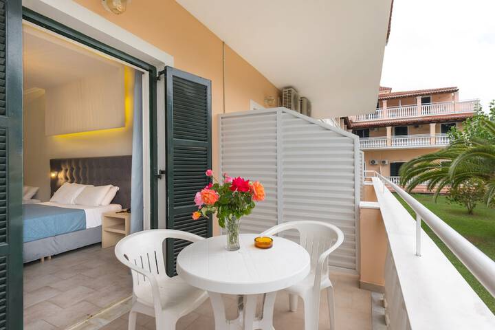 Terrace/Patio 30 of 70