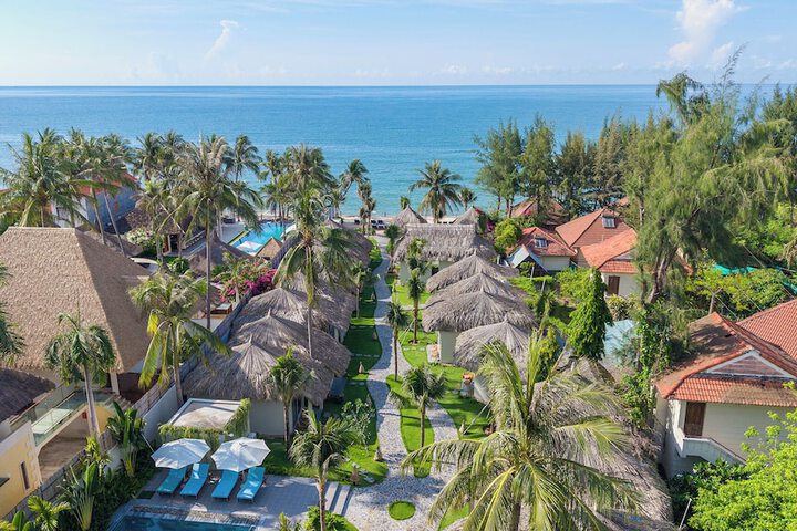 Coco Cottage Beachfront Resort