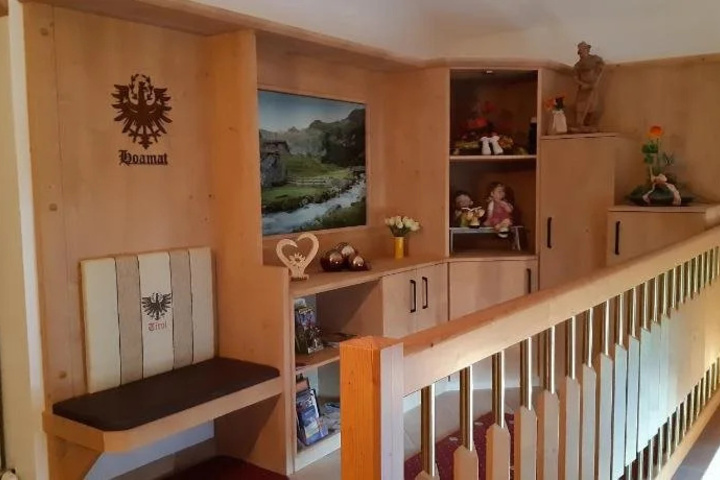 Room 13 of 23