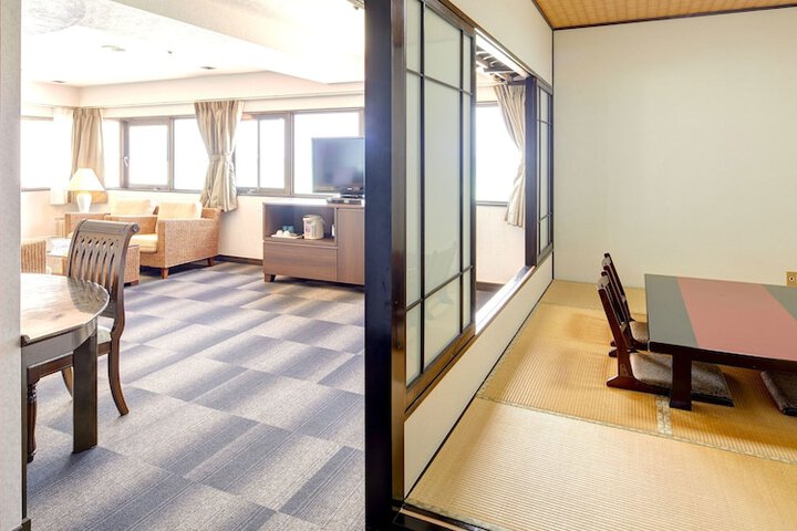 Room 16 of 118