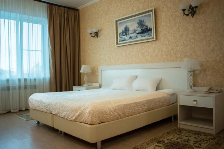 Room 5 of 8