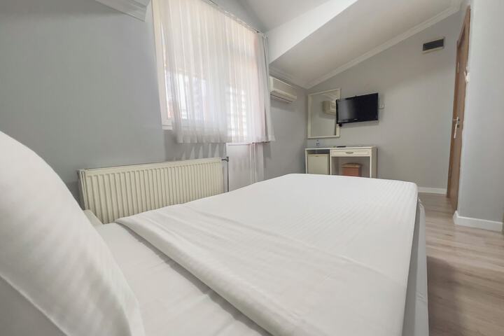 Room 2 of 19