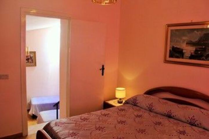 Room 12 of 20