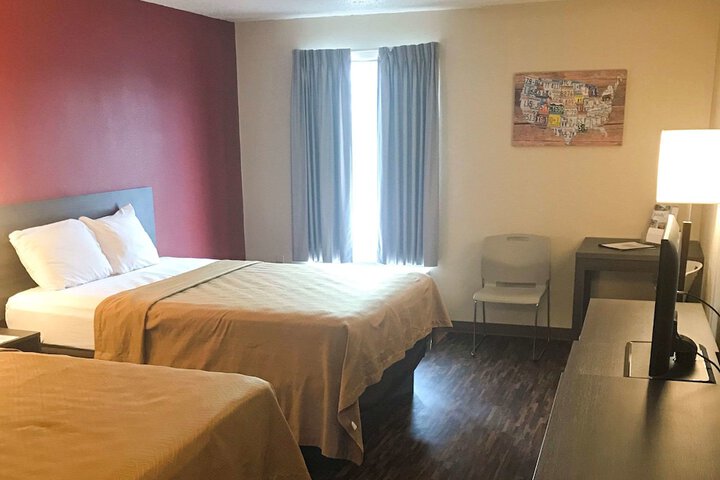 2 Queen Beds (6 of 9)