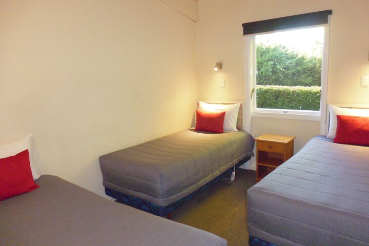 Room 6 of 42