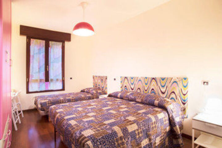 Room 100 of 320