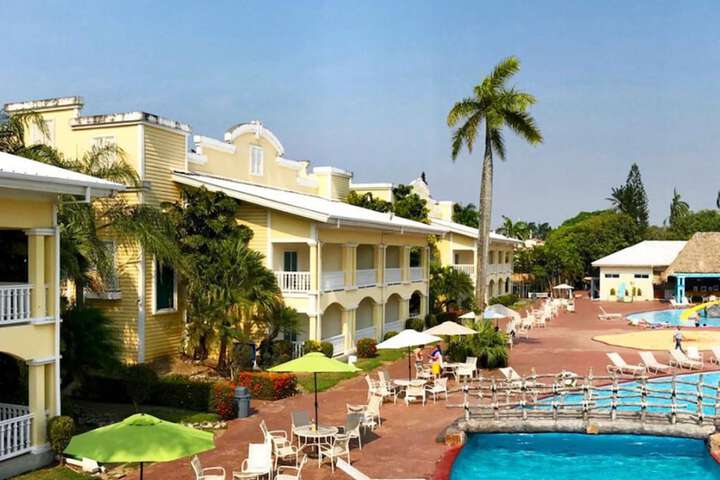 Hotel Exterior 81 of 81