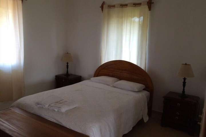 Room 8 of 18
