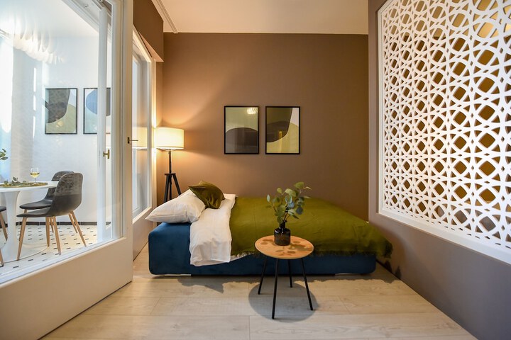Room 5 of 10