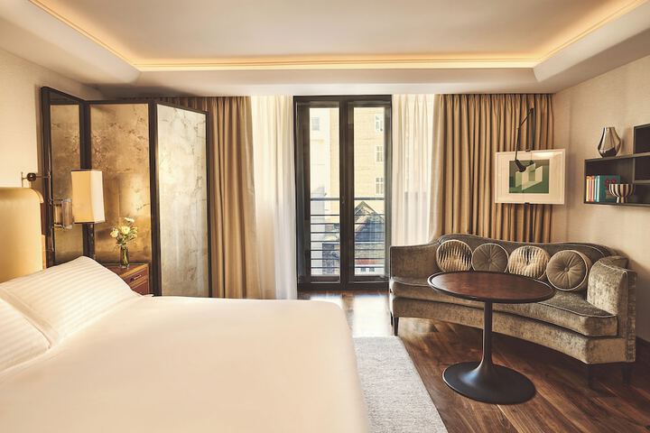 Room 34 of 95