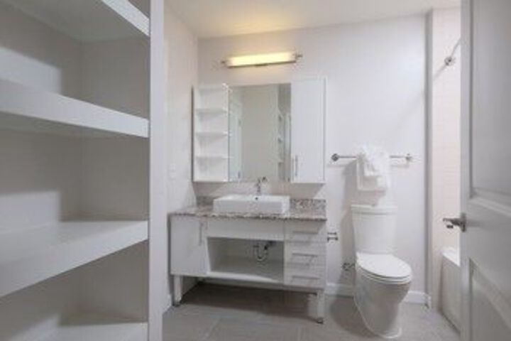 Room 3 of 70