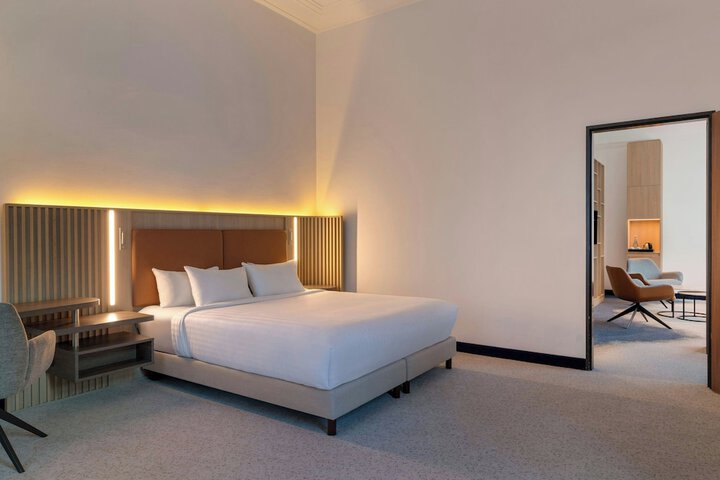 Room 27 of 57