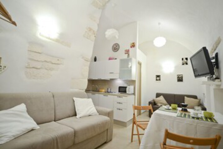 Room 8 of 12