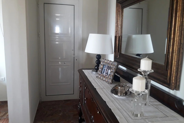 Room 9 of 14
