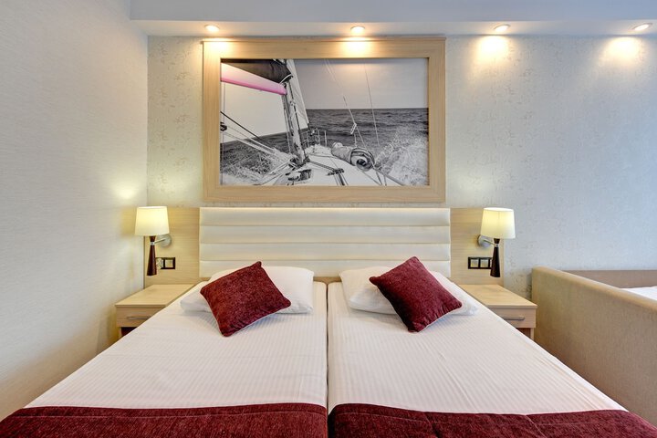 Room 9 of 70