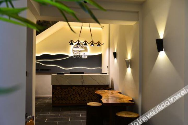 Hotel Interior 9 of 29