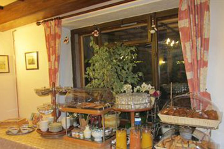 Breakfast/Coffee Service 17 of 68
