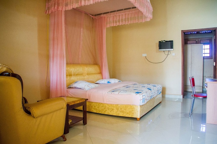 Room 15 of 43