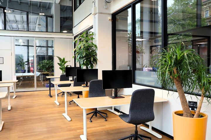 Business Center 135 of 143