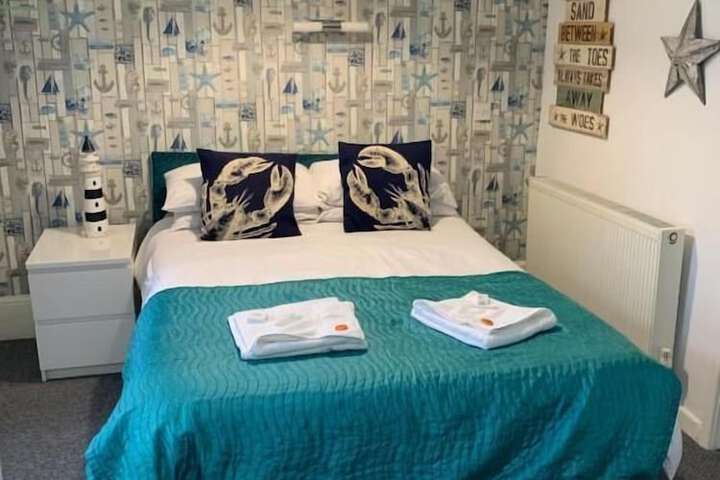 Room 6 of 27