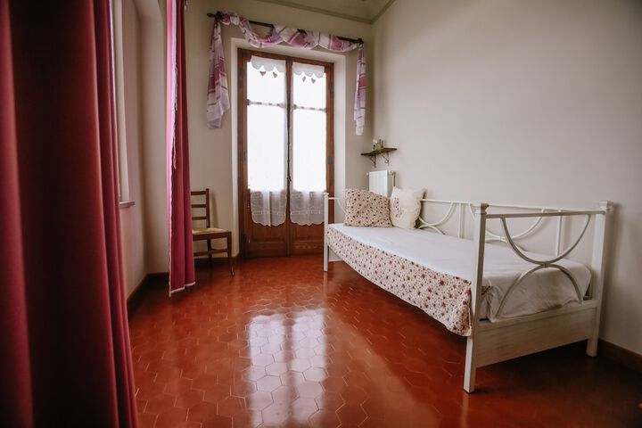 Room 10 of 40
