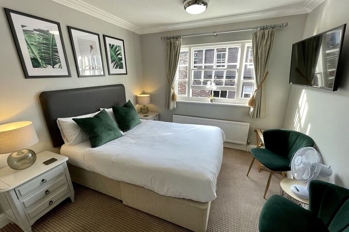 Room 43 of 109