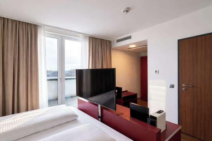 Room 6 of 29