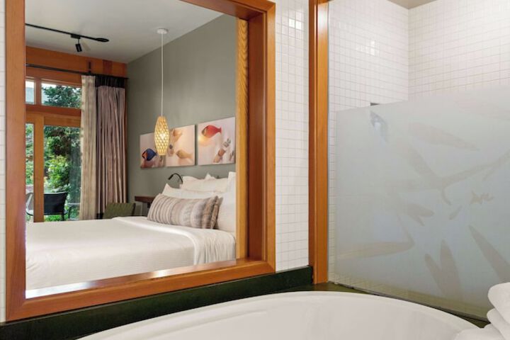Room 42 of 146