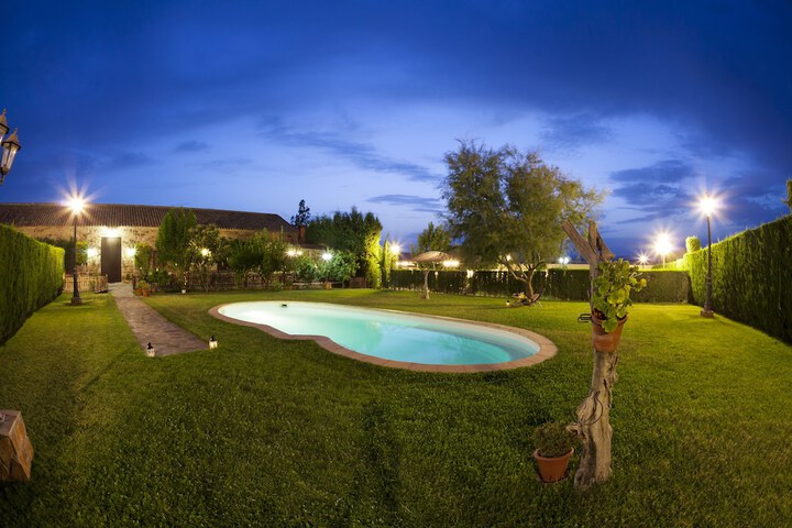 Pool 20 of 34