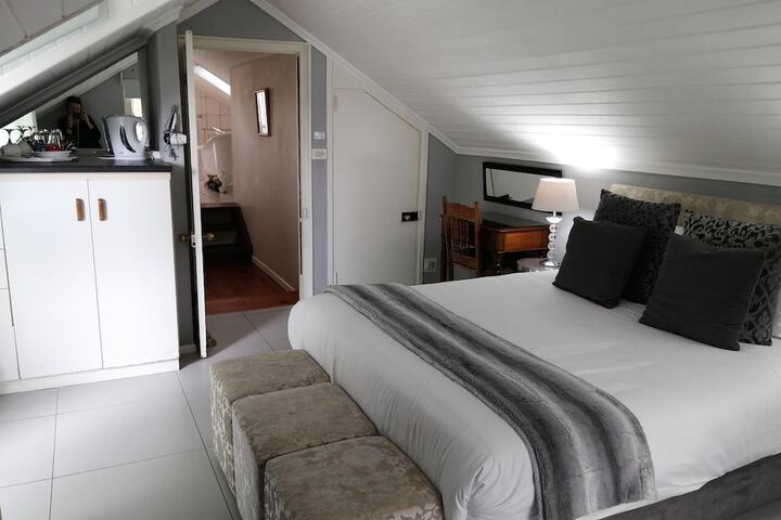 Room 17 of 46