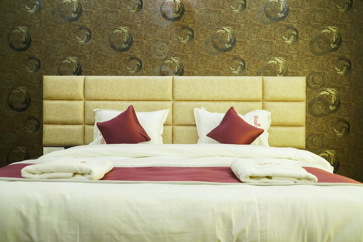 Room 3 of 18